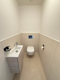 Toaleta - Pronájem bytu 4+kk v osobním vlastnictví 95 m², Praha 9 - Kbely