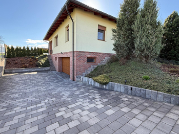 +420 739 604 767 I www.vaclavadamcik.cz I vaclav.adamcik@re-max.cz I prodej domu Ostrava - Prodej domu 220 m², Čavisov