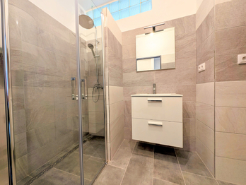koupelna ... - Prodej bytu 3+kk v osobním vlastnictví 85 m², Havlíčkův Brod
