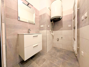koupelna ... - Prodej bytu 3+kk v osobním vlastnictví 85 m², Havlíčkův Brod