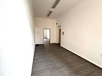 kancelář 2 - Pronájem kancelářských prostor 33 m², Plzeň