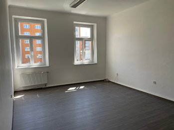 kancelář 2 - Pronájem kancelářských prostor 45 m², Plzeň