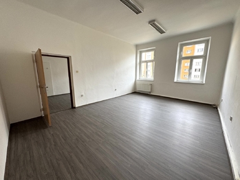 kancelář 2 - Pronájem kancelářských prostor 45 m², Plzeň