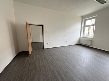 kancelář 2 - Pronájem kancelářských prostor 45 m², Plzeň