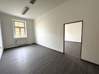 kancelář 1 - Pronájem kancelářských prostor 45 m², Plzeň