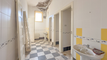 Sociální zázemí - Prodej skladovacích prostor 1817 m², Úpice