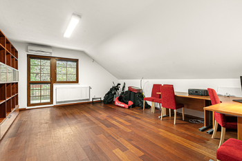 Prodej domu 307 m², Senohraby