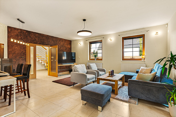 Prodej domu 307 m², Senohraby