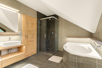 Prodej domu 307 m², Senohraby