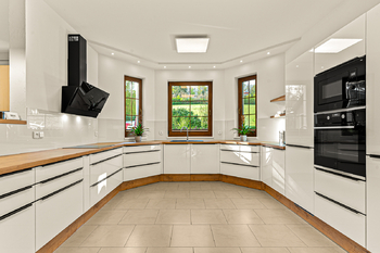 Prodej domu 307 m², Senohraby