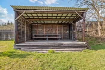 Prodej obchodních prostor 129 m², Milín