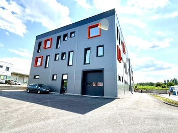 Pronájem kancelářských prostor 302 m², Slaný
