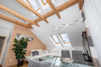 obývací pokoj s kuchyní - Prodej bytu 3+kk v osobním vlastnictví 66 m², Včelná