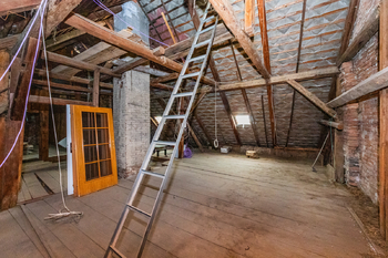 Prodej RD Březnice_podkroví - Prodej domu 250 m², Březnice