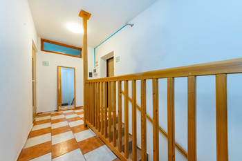 Prodej RD Březnice_byt_chodba - Prodej domu 250 m², Březnice