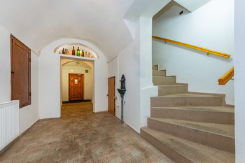 Prodej RD Březnice_byt_chodba - Prodej domu 250 m², Březnice
