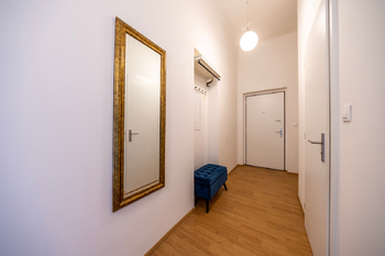 Předsíň - Pronájem bytu 3+kk v osobním vlastnictví 80 m², Praha 8 - Libeň