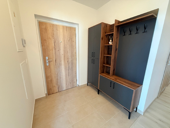 Předsíň - Pronájem bytu 4+kk v osobním vlastnictví 96 m², Praha 9 - Kbely