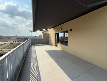 Terasa - Pronájem bytu 4+kk v osobním vlastnictví 96 m², Praha 9 - Kbely