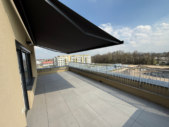 Terasa - Pronájem bytu 4+kk v osobním vlastnictví 96 m², Praha 9 - Kbely