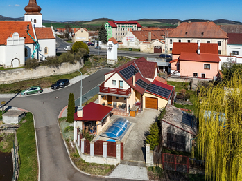 pohled na dům - Prodej domu 233 m², Dobroměřice