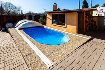 bazén - Prodej domu 233 m², Dobroměřice