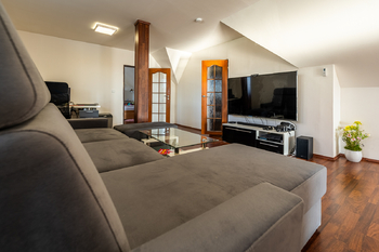 obývací pokoj - Prodej domu 233 m², Dobroměřice