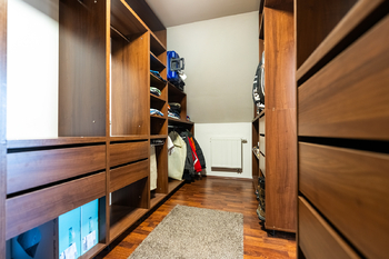 šatna - Prodej domu 233 m², Dobroměřice