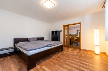 Ložnice - Prodej domu 233 m², Dobroměřice