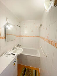 Pronájem bytu 1+kk v družstevním vlastnictví 29 m², Praha 4 - Modřany