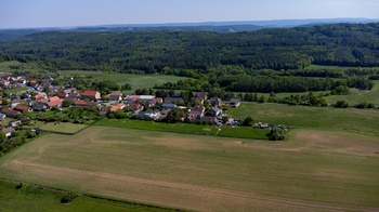 Prodej pozemku 4906 m², Chyňava