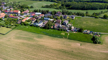 Prodej pozemku 4906 m², Chyňava