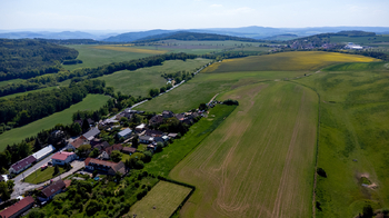 Prodej pozemku 4906 m², Chyňava