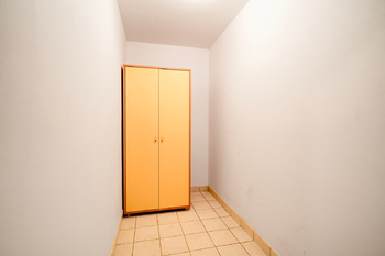 Sklep - Prodej bytu 1+kk v osobním vlastnictví 49 m², Moravany