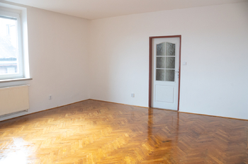 Byt 5 pokoj - Prodej nájemního domu 549 m², Úpice