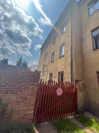 Okolí domu - Prodej nájemního domu 549 m², Úpice