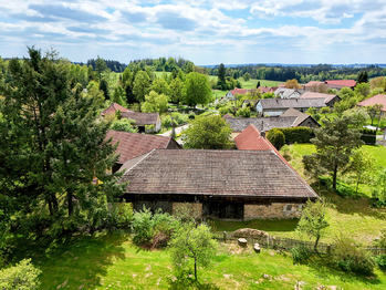 od severu stodola ... - Prodej domu 110 m², Střítež