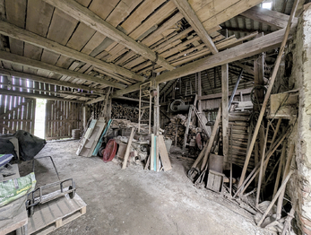 vstupní část stodoly ... - Prodej domu 110 m², Střítež