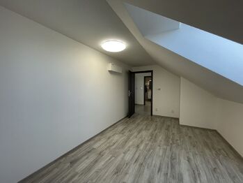 Pronájem domu 161 m², Úvaly