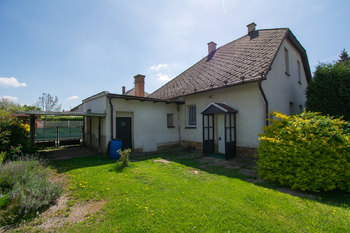 Pohled na dům ze zahrady - Prodej domu 190 m², Hořice