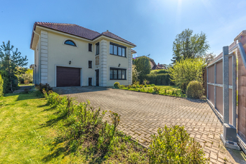 Prodej domu 271 m², Svárov