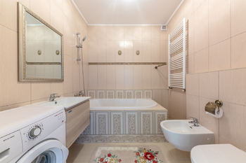Prodej domu 271 m², Svárov