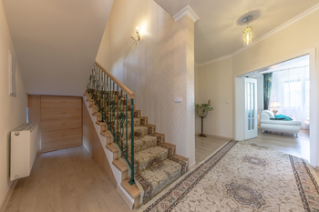 Prodej domu 271 m², Svárov