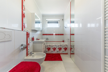 Prodej domu 271 m², Svárov