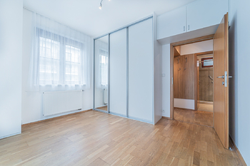 Prodej bytu 3+kk v osobním vlastnictví 62 m², Praha 6 - Dejvice