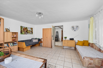 obývací pokoj - Prodej domu 80 m², Bečice
