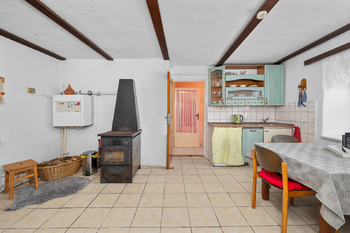 kuchyně - Prodej domu 80 m², Bečice