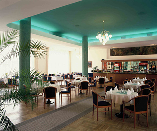 Restaurace Flora - Prodej ubytovacího zařízení 2735 m², Otrokovice