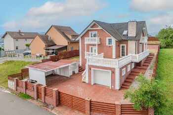Pronájem domu 228 m², Králův Dvůr
