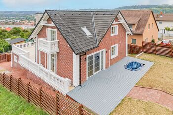 Pronájem domu 228 m², Králův Dvůr
